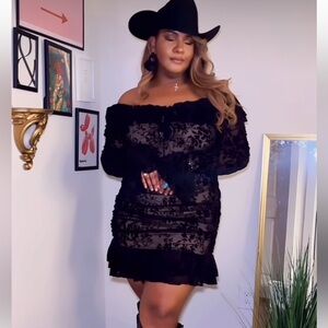 SHEIN Black Velvet Off-Shoulder Dress